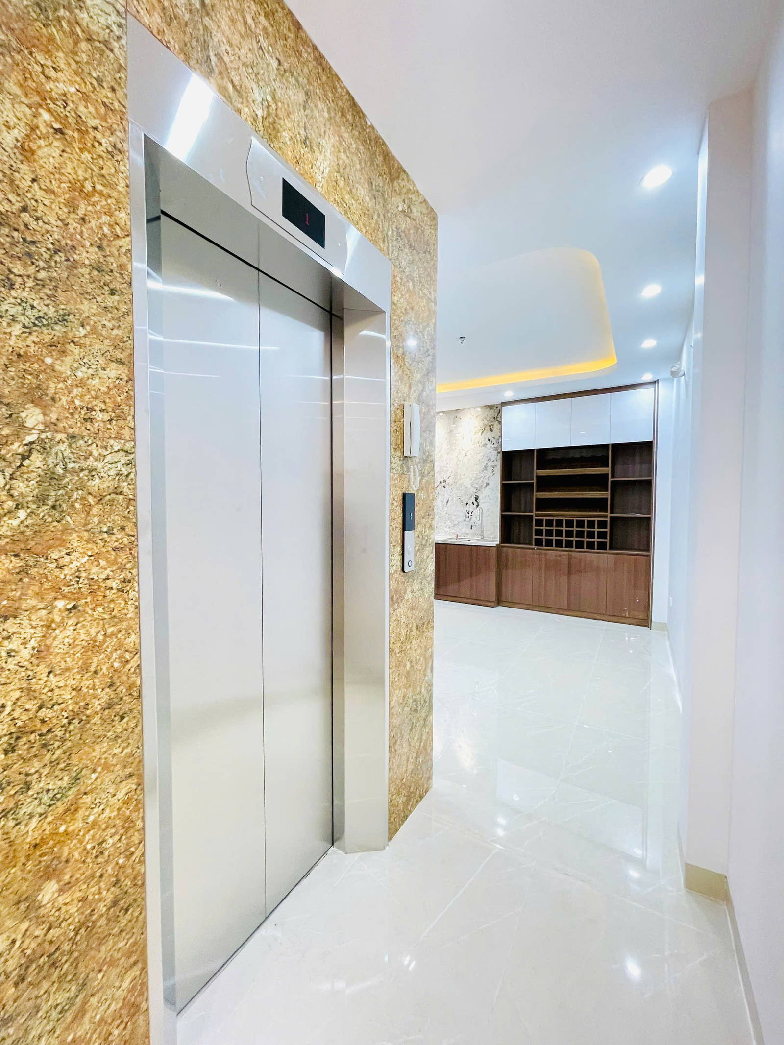 Bán Nhà Định Công. Hoàng Mai. 5 Tầng Thang Máy. Ô Tô. DT 58m2. MT 4m. Giá 16,7 Tỷ. - Ảnh 2